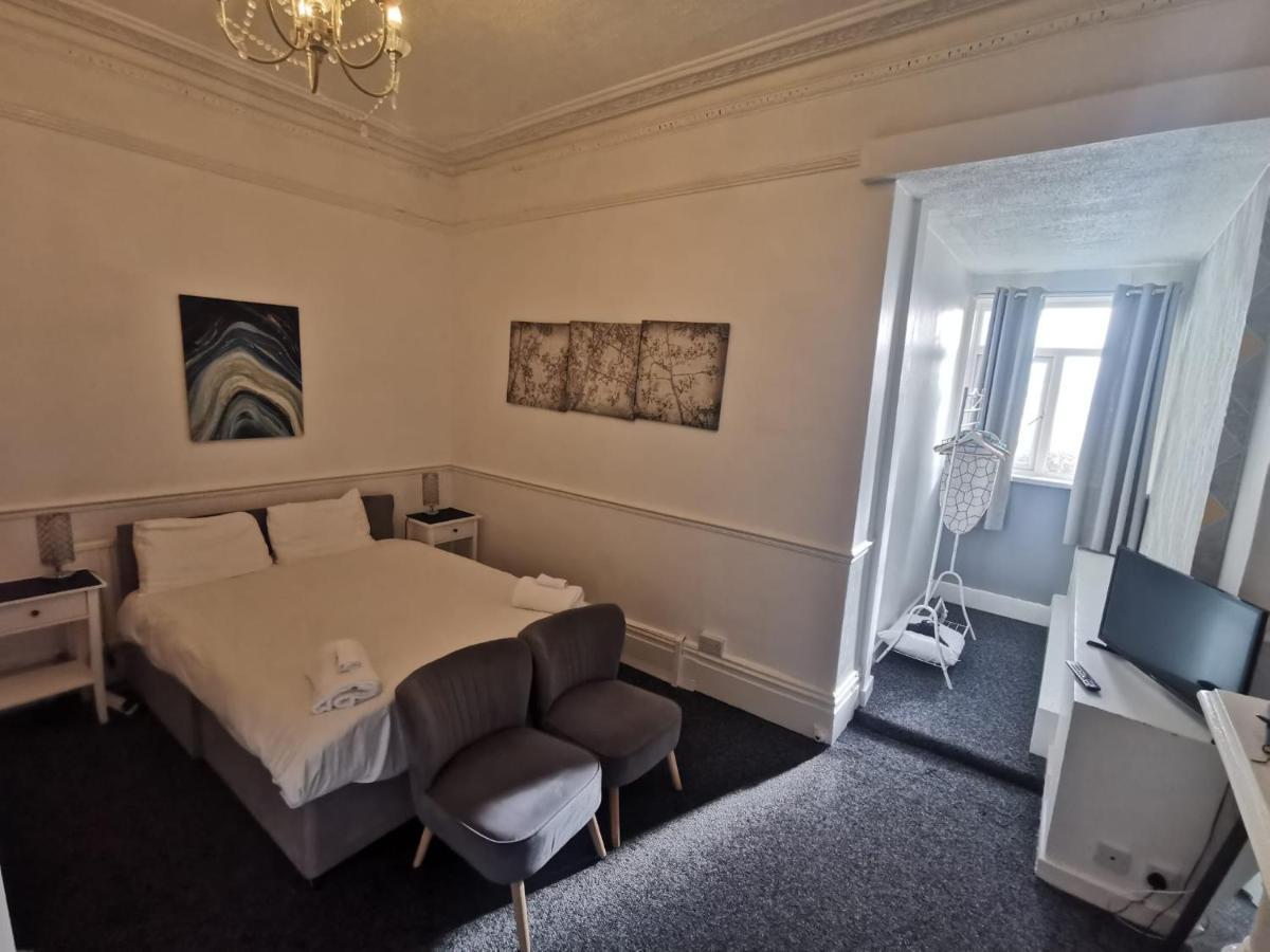 The Alexander - By Tifa Stays Swansea Buitenkant foto